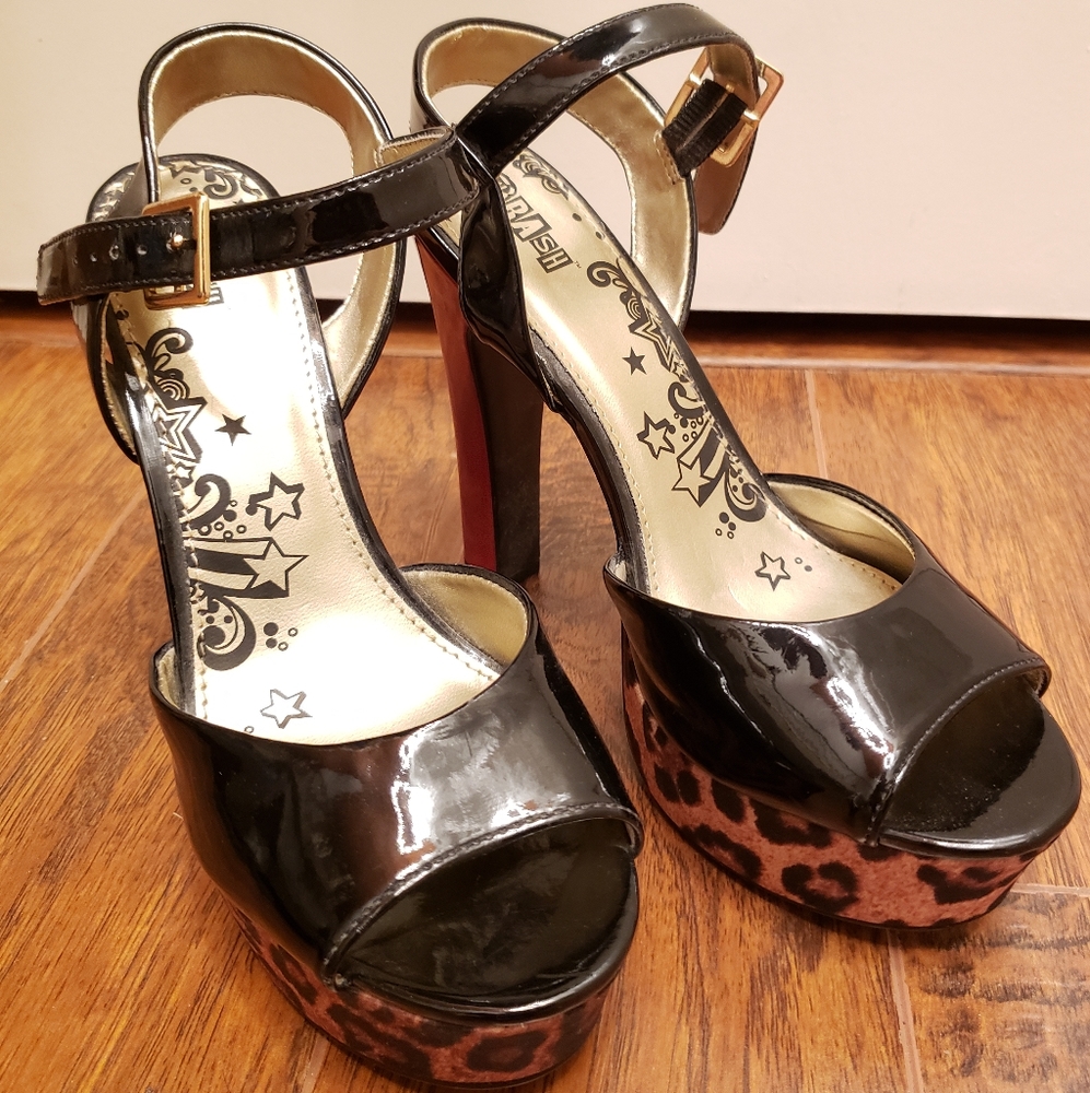 Shiny black patent heels